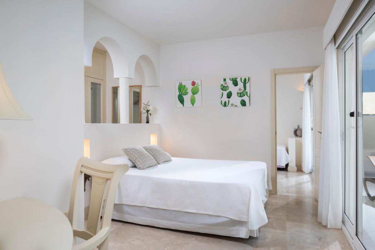 Premier Two-Bedroom Villa Private Pool Garden